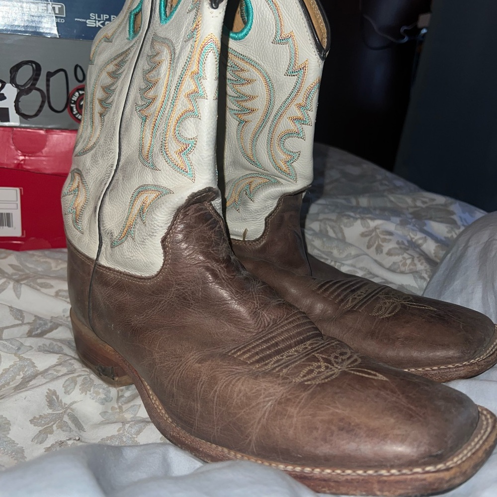 Men's Justin Brown and White Western Boots